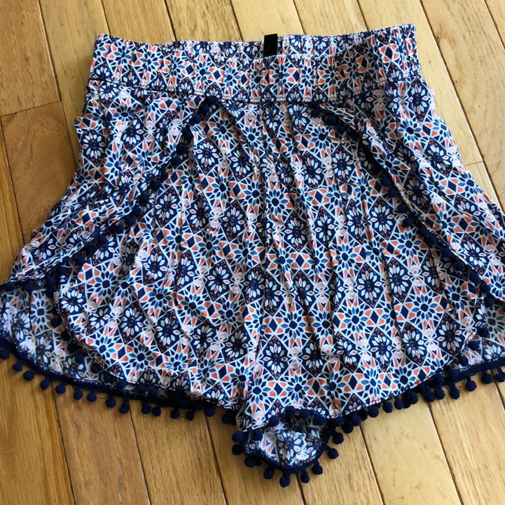 H&M Divided High waisted flowy shorts